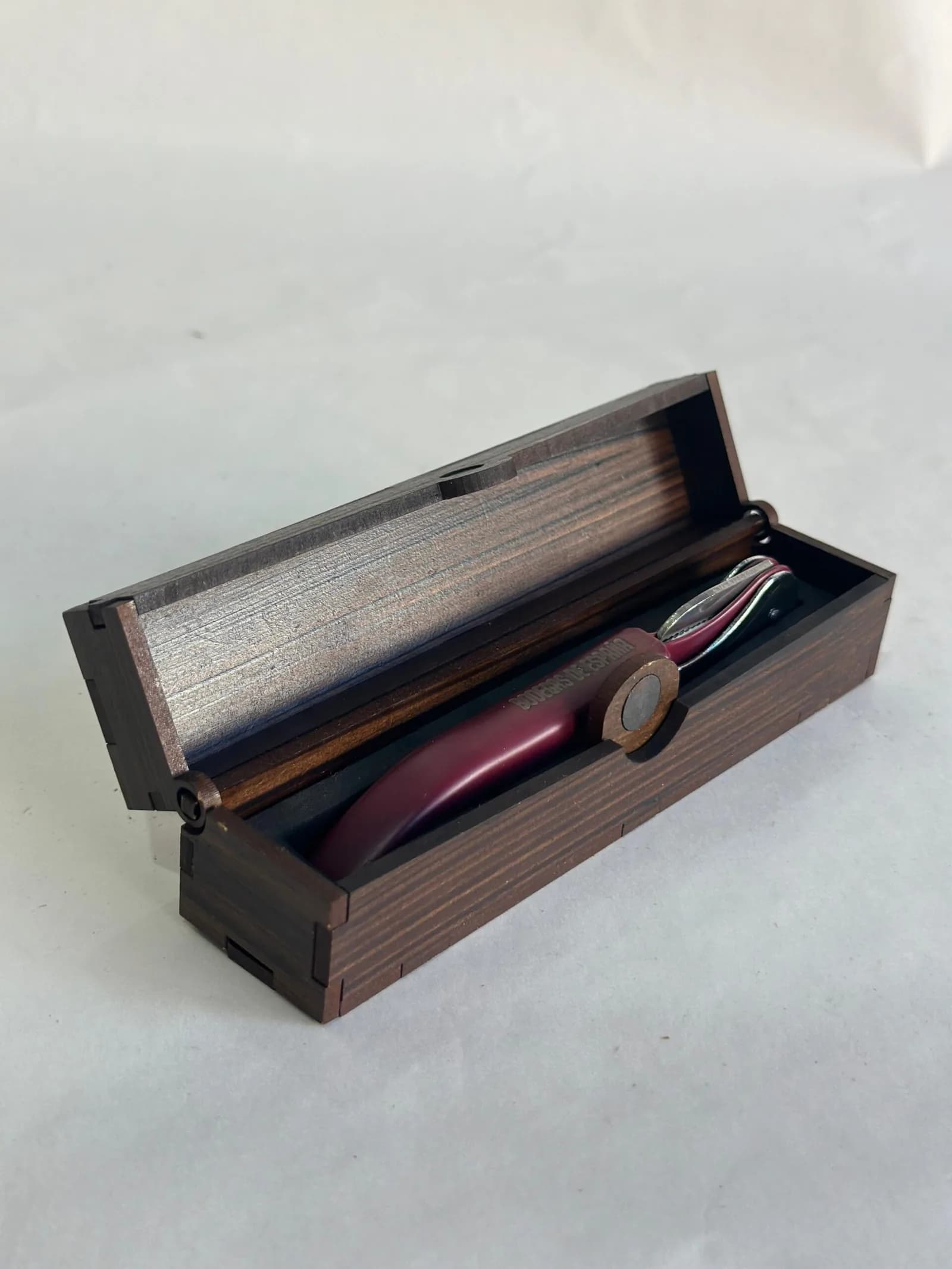 Caja abrebotellas